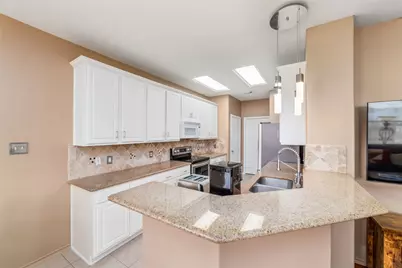 203 W Stedhill Loop Loop, The Woodlands, TX 77384 - Photo 14
