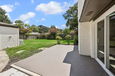 10618 Wickersham Lane, Houston, TX 77042 - Photo 26