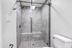 7 Briar Dale Ct, Houston, TX 77027 - Photo 18