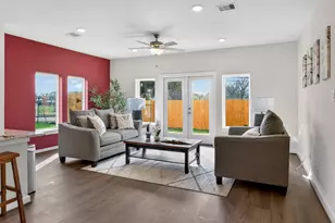 9122 Highland Northern Wy, Houston, TX 77088 - Photo 4