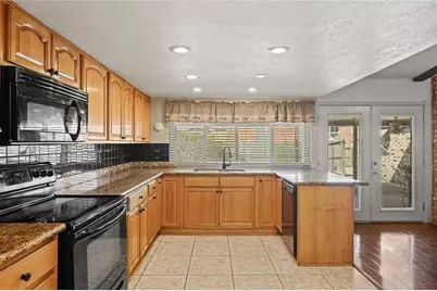 5619 Pine Row St, Houston, TX 77049 - Photo 6