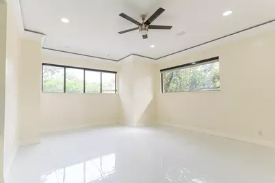 8800 Woodway Drive #10, Houston, TX 77063 - Photo 14