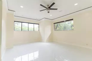 8800 Woodway Dr, Houston, TX 77063 - Photo 14
