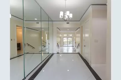 8800 Woodway Drive #10, Houston, TX 77063 - Photo 4