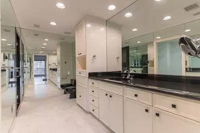 8800 Woodway Drive #10, Houston, TX 77063 - Photo 20
