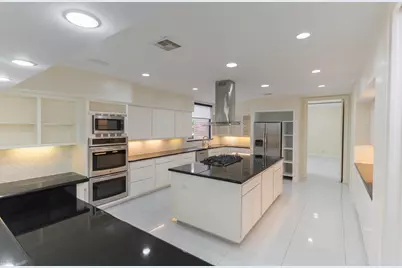 8800 Woodway Drive #10, Houston, TX 77063 - Photo 12