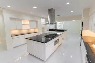 8800 Woodway Dr, Houston, TX 77063 - Photo 12