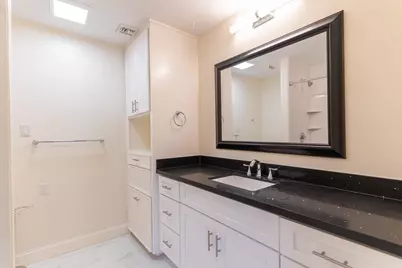 8800 Woodway Drive #10, Houston, TX 77063 - Photo 32