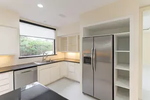 8800 Woodway Dr, Houston, TX 77063 - Photo 14