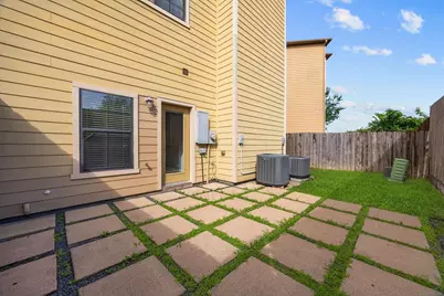 1146 Hempstead Villa Lane, Houston, TX 77008 - Photo 2