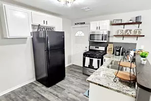 6114 Torreon St, Houston, TX 77026 - Photo 8