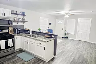 6114 Torreon St, Houston, TX 77026 - Photo 6