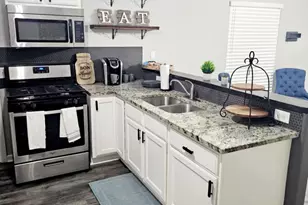 6114 Torreon St, Houston, TX 77026 - Photo 8