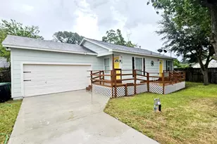 6114 Torreon St, Houston, TX 77026 - Photo 2
