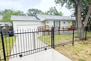 6114 Torreon St, Houston, TX 77026 - Photo 2