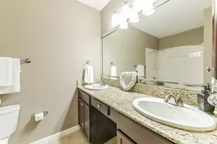 2255 Braeswood Park Dr, Houston, TX 77030 - Photo 20
