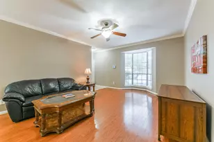 2255 Braeswood Park Dr, Houston, TX 77030 - Photo 4