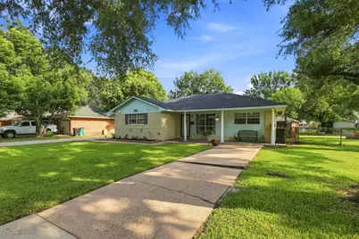 1705 Chilton Drive, Baytown, TX 77520 - Photo 2