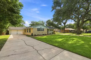 1705 Chilton Dr, Baytown, TX 77520 - Photo 4