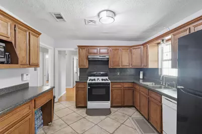 1705 Chilton Drive, Baytown, TX 77520 - Photo 10