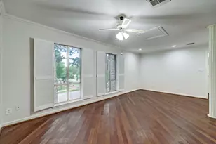 1422 Walnut Bend Ln, Houston, TX 77042 - Photo 10