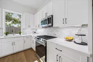1914 Luna Woods Ln, Houston, TX 77055 - Photo 10