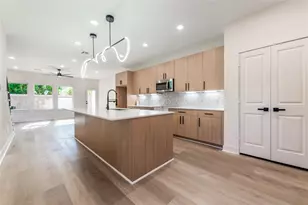 7930 Corinth St, Houston, TX 77051 - Photo 2