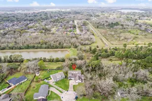 7506 Nightingale Cir, Texas City, TX 77591 - Photo 2