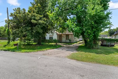 7842 Linda Vista Road, Houston, TX 77028 - Photo 2