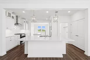 304 Boulden Ct, Sealy, TX 77474 - Photo 8