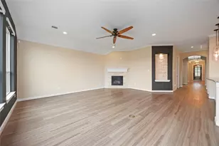 13721 Northline Lake Dr, Houston, TX 77044 - Photo 8