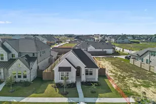 12010 Perch Dr, Mont Belvieu, TX 77523 - Photo 4