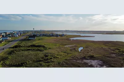 206 Nesmith Place, Surfside Beach, TX 77541 - Photo 2