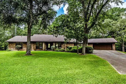 104 Oakview Circle, Huntsville, TX 77340 - Photo 2