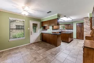 104 Oakview Cir, Huntsville, TX 77340 - Photo 12