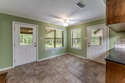 104 Oakview Circle, Huntsville, TX 77340 - Photo 16