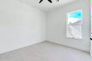 5310 Denmark St, Houston, TX 77028 - Photo 16