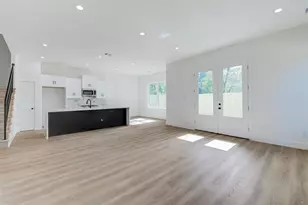5310 Denmark St, Houston, TX 77028 - Photo 2