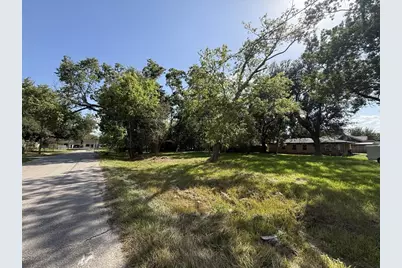 2015 Toledo Street, Beaumont, TX 77703 - Photo 6