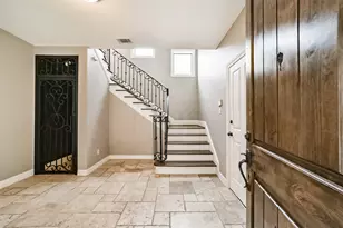 1826A Portsmouth St, Houston, TX 77098 - Photo 4
