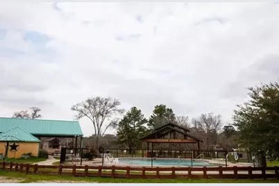 135 N Forest Drive, Huntsville, TX 77340 - Photo 4