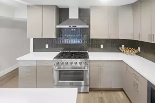 10722 Ella Lee Ln, Houston, TX 77042 - Photo 12