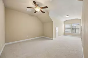 2611 Shady Woods Ln, Houston, TX 77008 - Photo 16