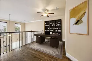 2611 Shady Woods Ln, Houston, TX 77008 - Photo 18
