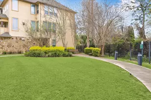 2611 Shady Woods Ln, Houston, TX 77008 - Photo 22