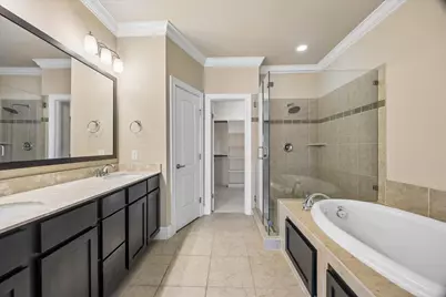 2611 Shady Woods Lane, Houston, TX 77008 - Photo 12