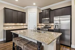 2611 Shady Woods Ln, Houston, TX 77008 - Photo 4