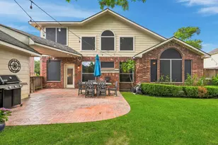 8310 Big Bend Dr, Sugar Land, TX 77479 - Photo 40
