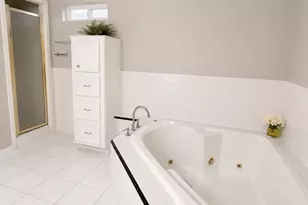 2042 Bridge Cross Ln, Houston, TX 77067 - Photo 18