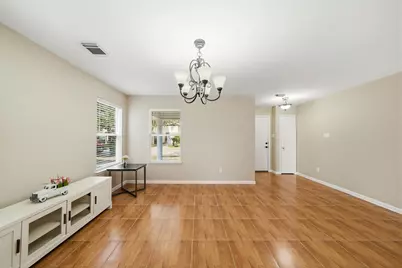 10038 Victoria Chase Lane, Houston, TX 77075 - Photo 8